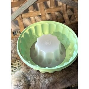 9"‎ Tupperware Jello Mold Classic Ice Ring Mint Green Vintage Mid Century